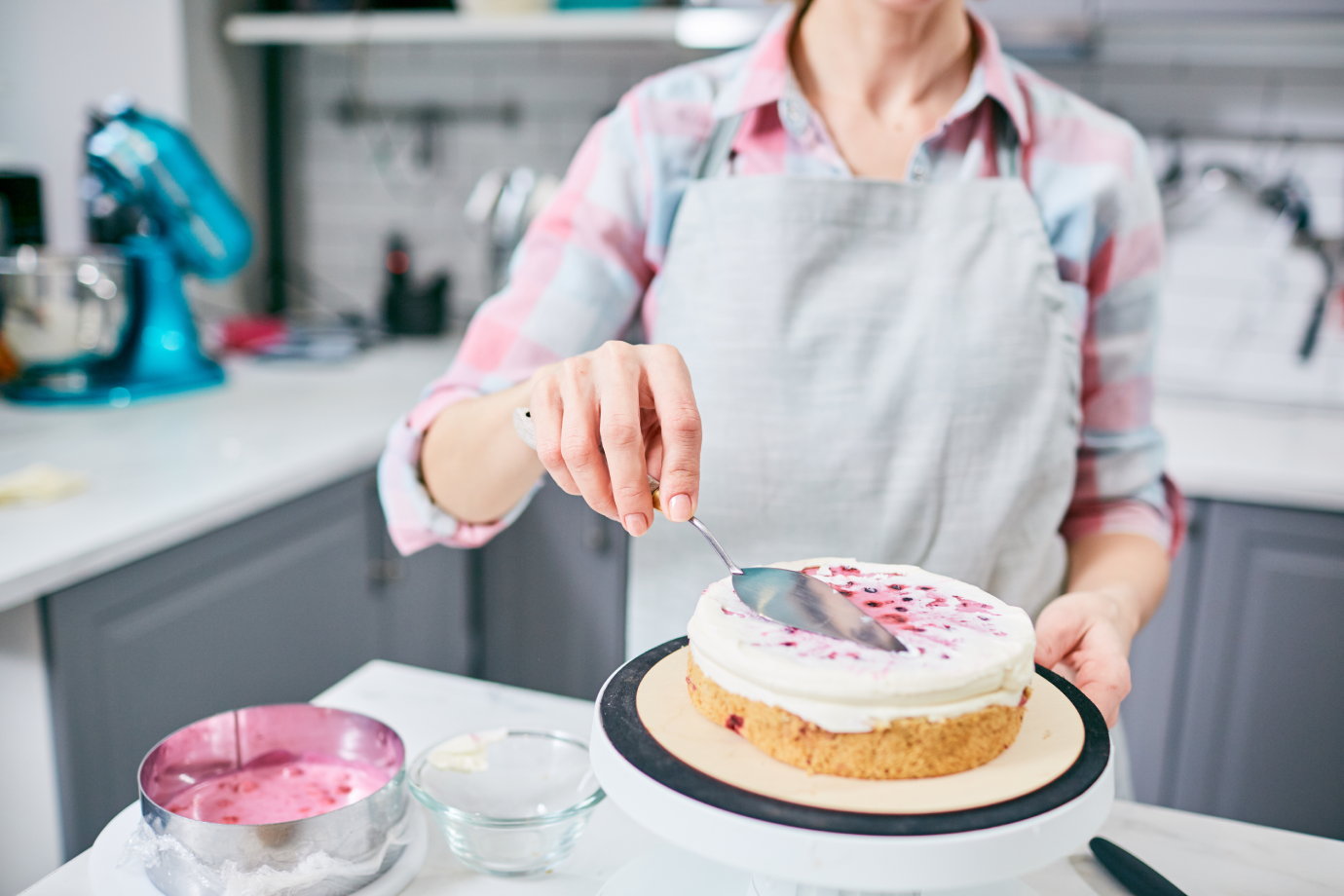 Difference Between Fondant & Cream Cake | Comprehensive Guide