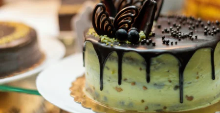 Zodiac Signs & Birthday Cakes: Match Made in Best Bakery Shops