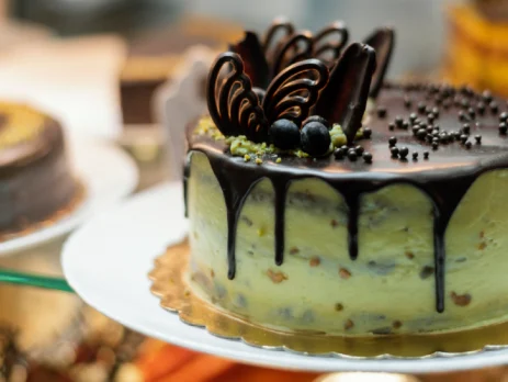 Zodiac Signs & Birthday Cakes: Match Made in Best Bakery Shops