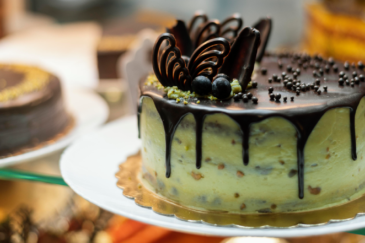 Zodiac Signs & Birthday Cakes: Match Made in Best Bakery Shops